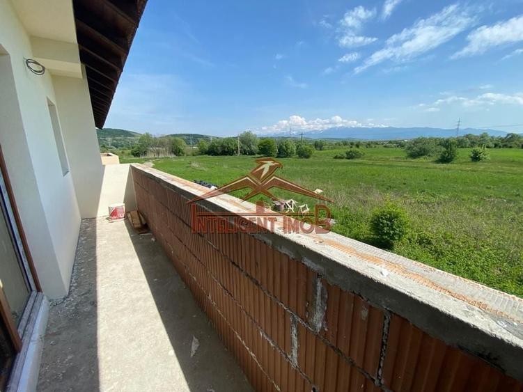 Duplex cu 4 camere cu Canalizare în Șelimbăr