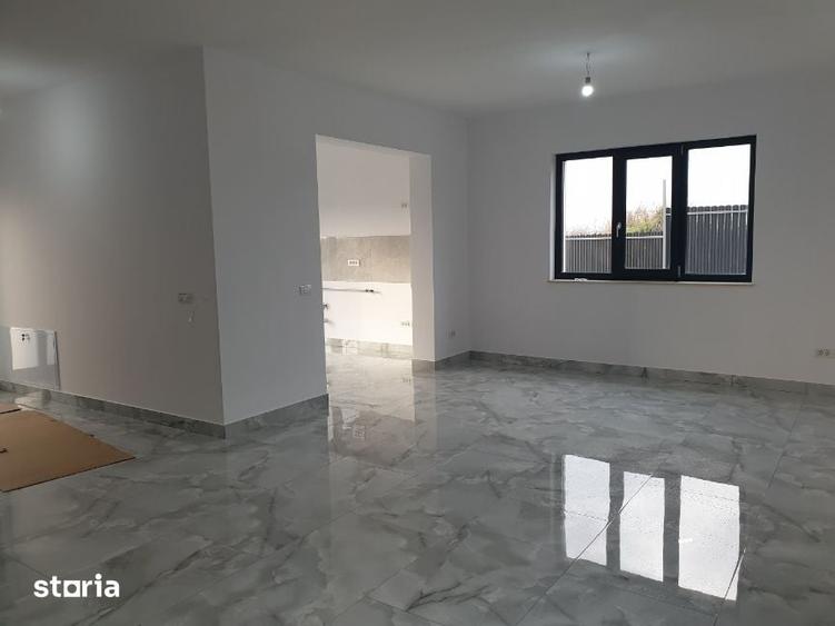 Casă cu 4 camere cu Teren 300 Mp în Valea Lupului