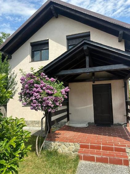 Casă cu Teren 1700 Mp în Horia