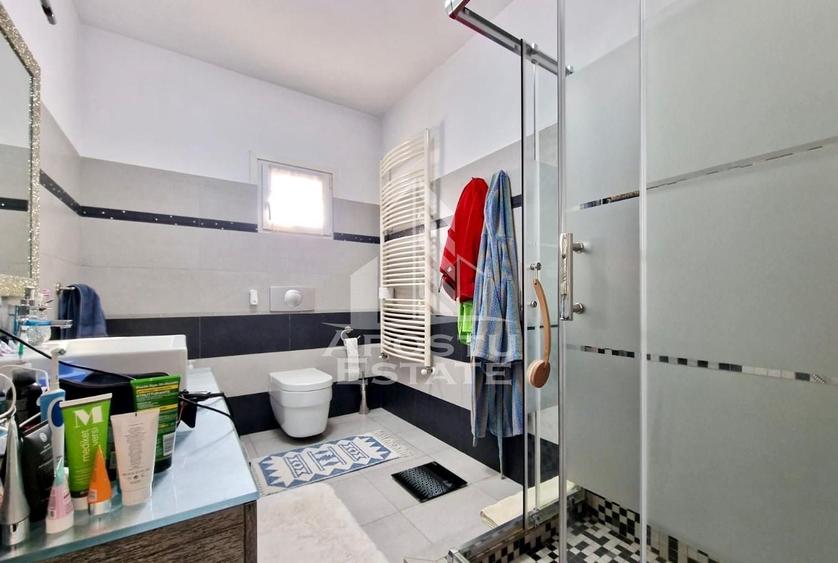 Casă individuală cu 4 camere cu Piscina în Zădăreni
