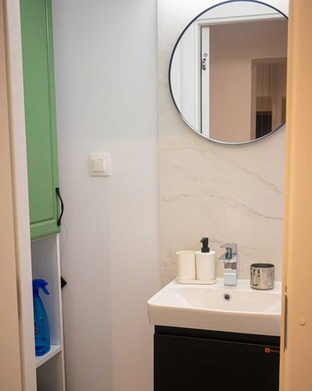 Apartament cu 3 camere semidecomandat în 13 Septembrie