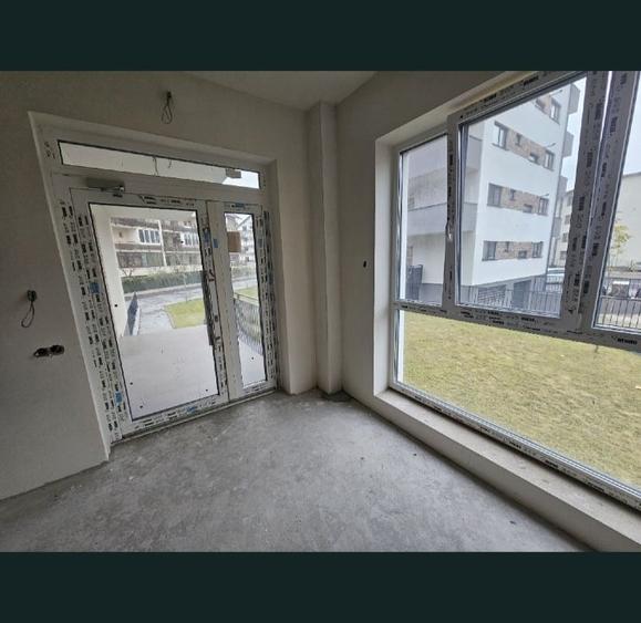 Spațiu comercial, de 200 mp, în Florești