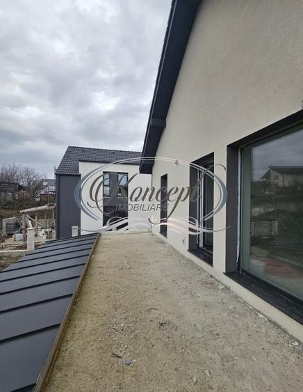 Casă individuală cu 5 camere cu Canalizare în Chinteni