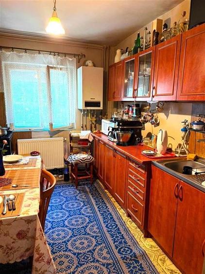 Apartament cu 3 camere decomandat în Lipovei
