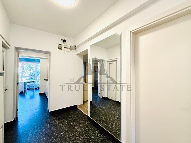 Apartament cu 3 camere semidecomandat în Primăverii