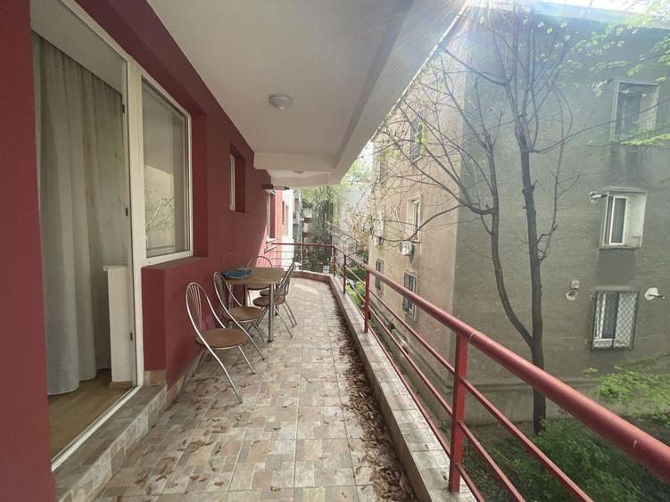 Apartament cu 3 camere decomandat, mobilat în Floreasca