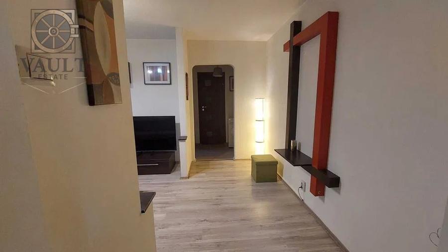 Apartament cu 3 camere semidecomandat, mobilat în Rahova
