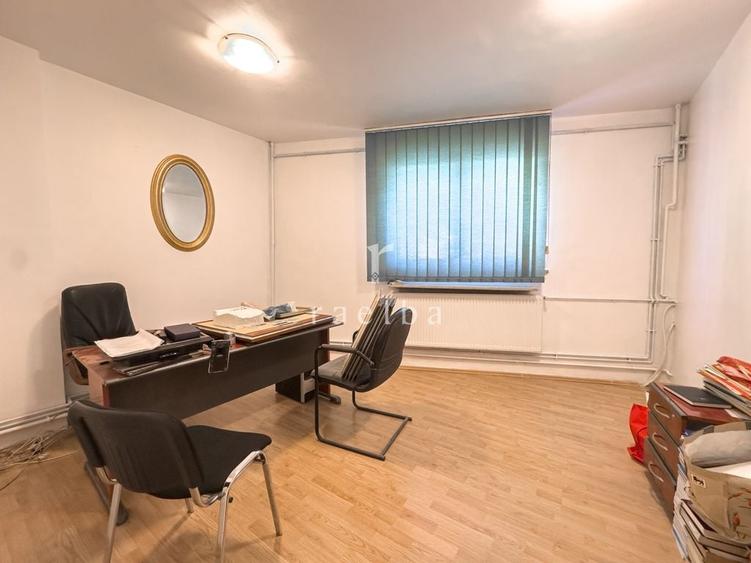 Apartament cu 11 camere semidecomandat în Dacia