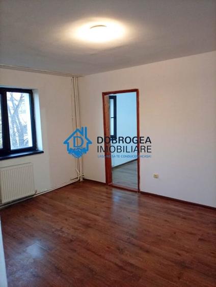 Apartament cu 3 camere semidecomandat în 23 August