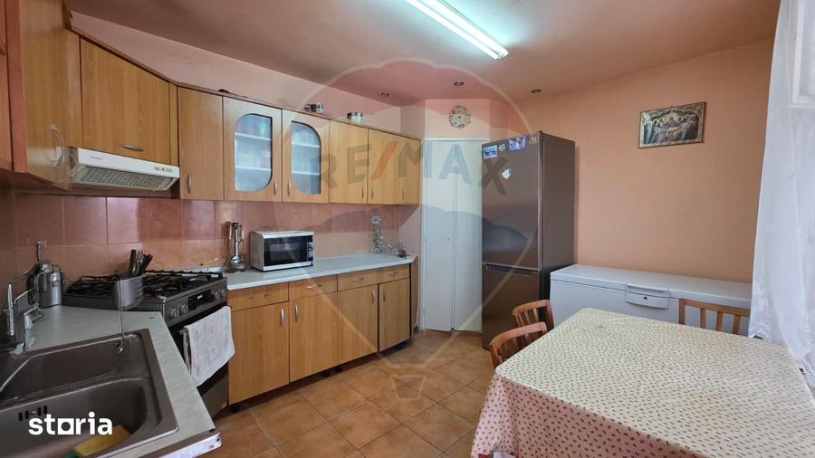 Casă cu 4 camere cu Teren 150 Mp în Ultracentral