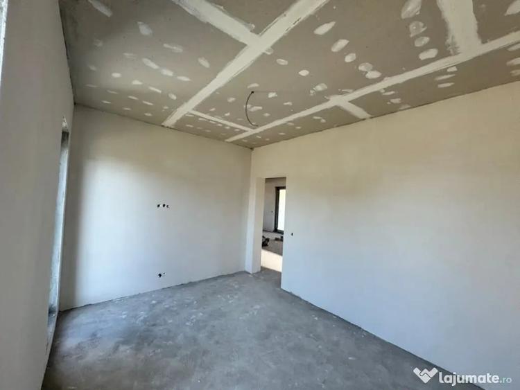 Casă cu 4 camere cu Teren 475 Mp în Mocira