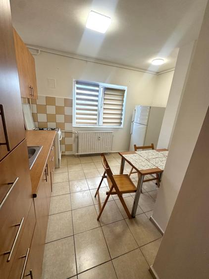 Garsonieră decomandată în Decebal