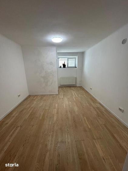 Apartament cu 5 camere în Dămăroaia