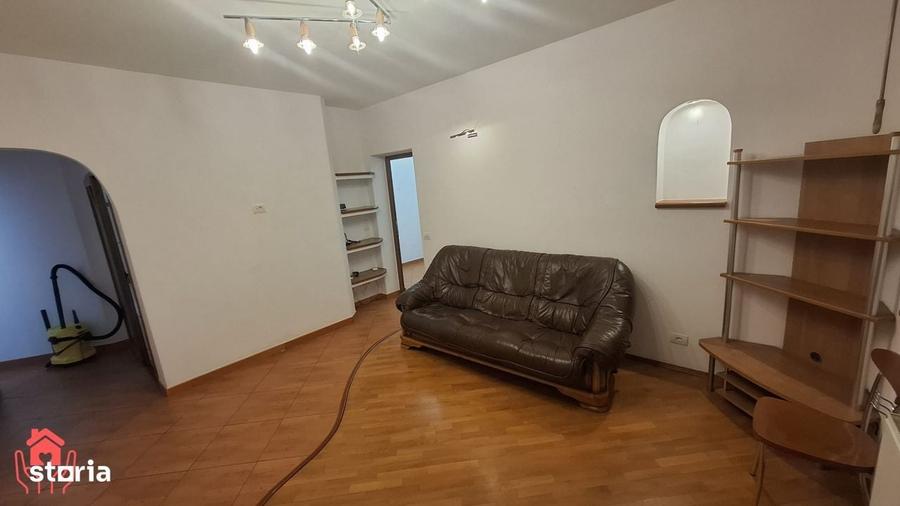 Apartament cu 4 camere în Gara de Nord