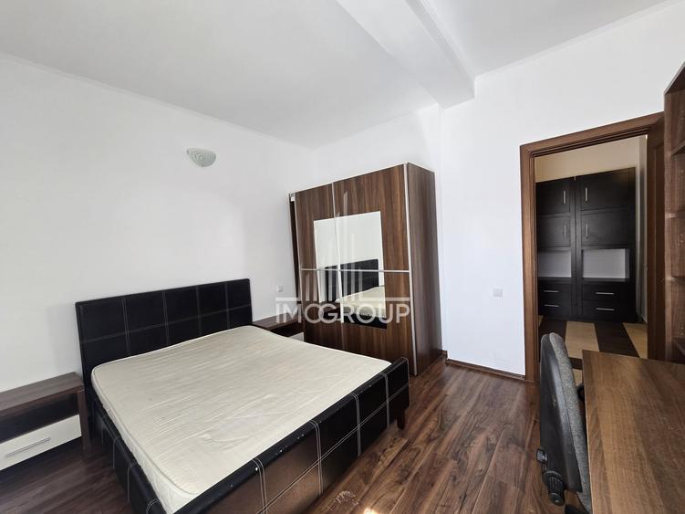Apartament cu 3 camere semidecomandat, mobilat în Zorilor