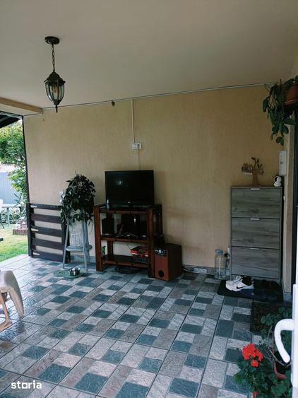 Casă cu 4 camere cu Teren 250 Mp în Crevedia