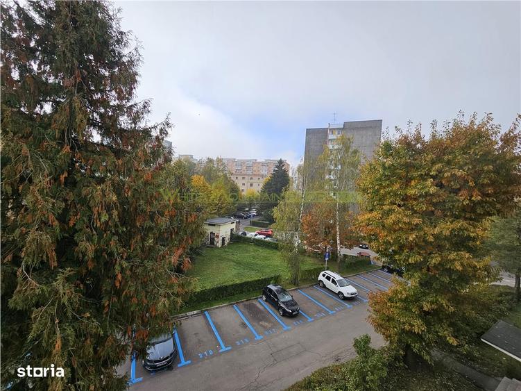 Garsonieră decomandată, mobilată în Astra