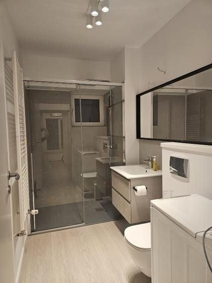 Apartament cu 4 camere decomandat, mobilat în P-ța Alba Iulia