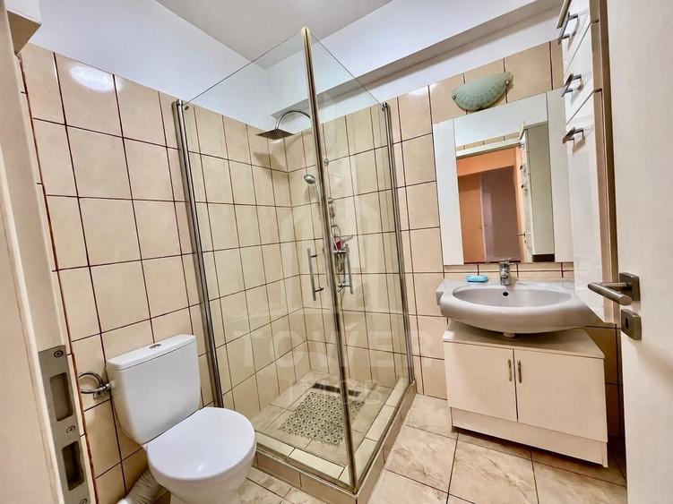 Apartament cu 3 camere decomandat în Turnișor