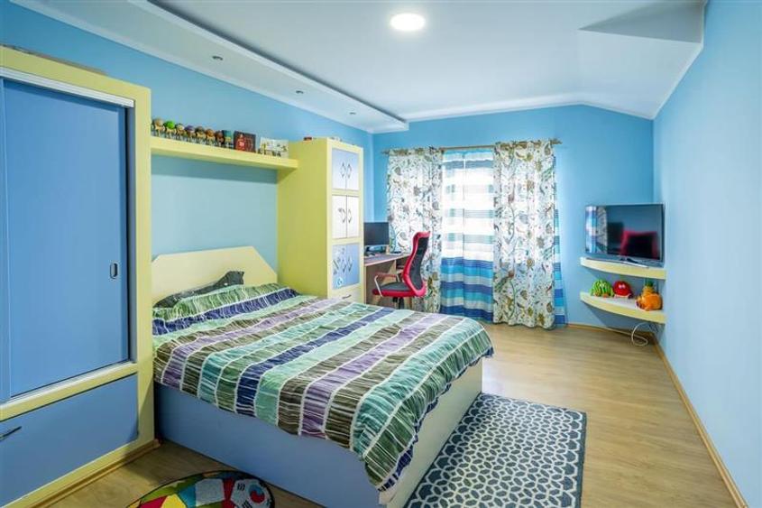 Casă individuală cu 4 camere cu Canalizare în Apahida