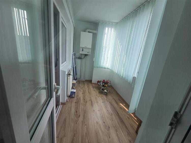 Apartament cu trei camere zona Centrala Fagaras - 2