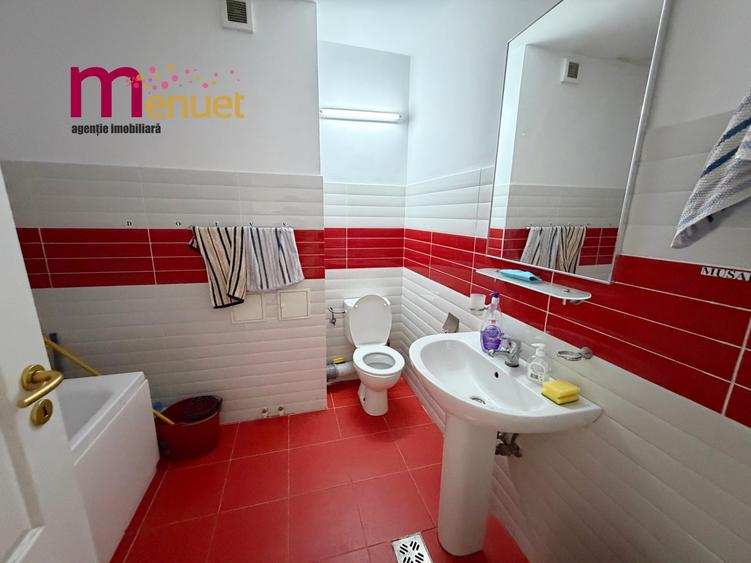Apartament cu 3 camere decomandat în Babadag