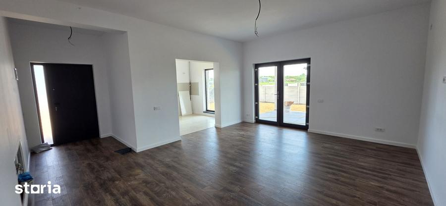 Casă cu 4 camere cu Teren 523 Mp în Clinceni