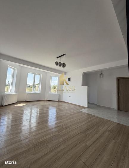Casă cu 4 camere în Tamași