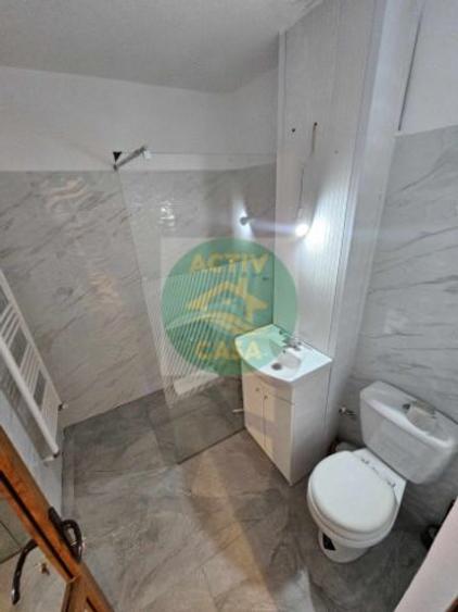 Apartament cu 2 camere decomandat în Roman