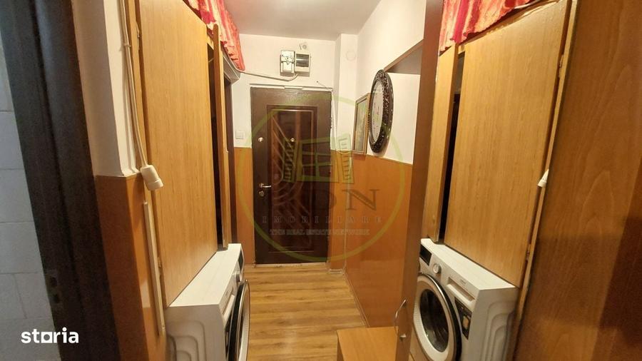 Apartament cu 3 camere semidecomandat în Cornitoiu