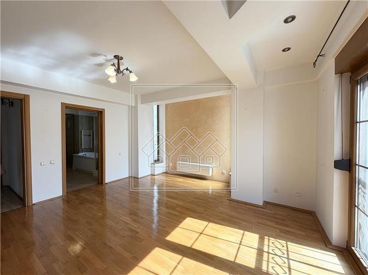Apartament cu 2 camere decomandat, mobilat în Hipodrom 2