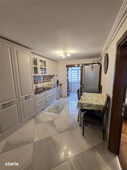 Apartament cu 3 camere decomandat în Obcini