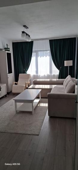 Apartament cu 3 camere decomandat în Petros