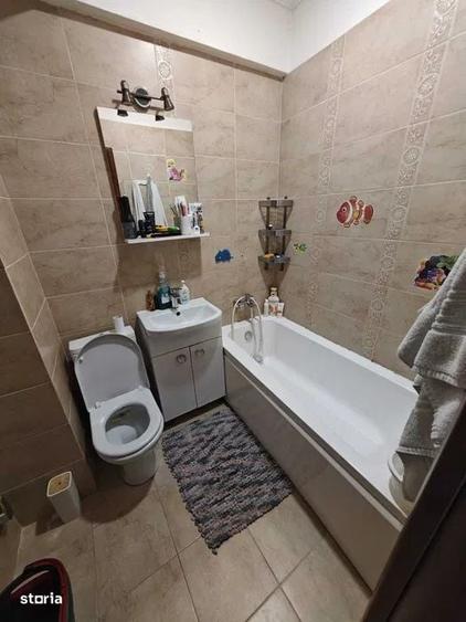 Apartament cu 3 camere decomandat în Km 5
