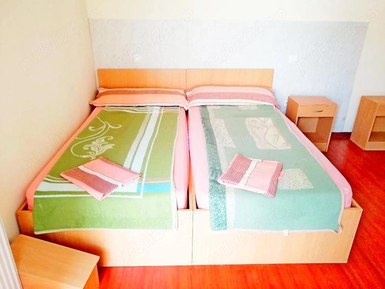 Cazare muncitori situata in zona Pia?a Traian - 10