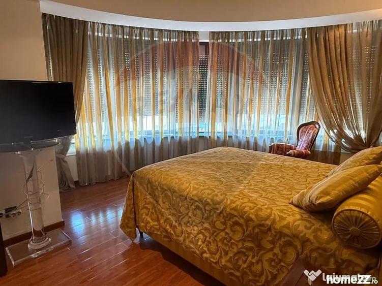 Apartament cu 4 camere semidecomandat în Nordului