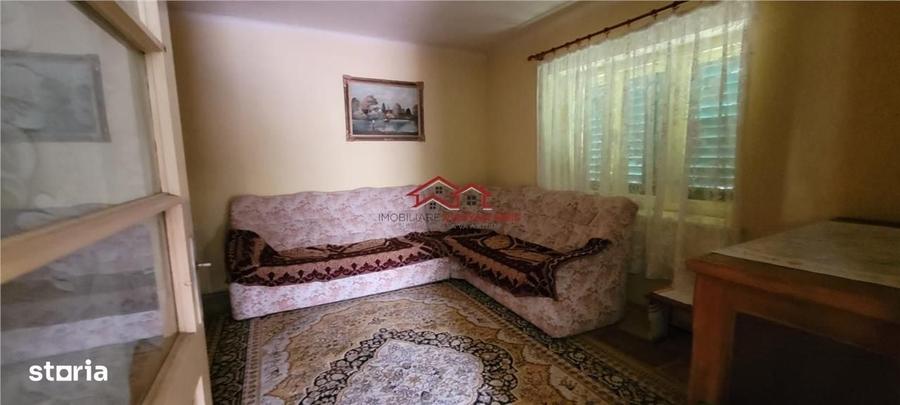 Casă cu 4 camere în Deal