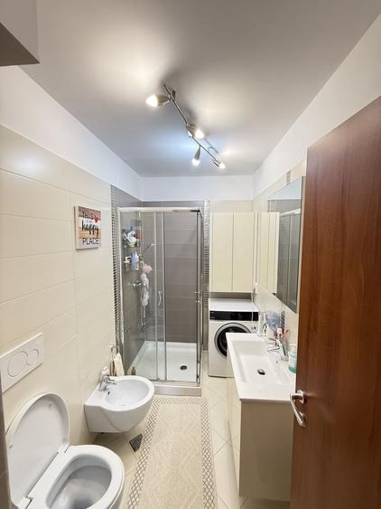 Apartament cu 3 camere decomandat, mobilat în Băneasa