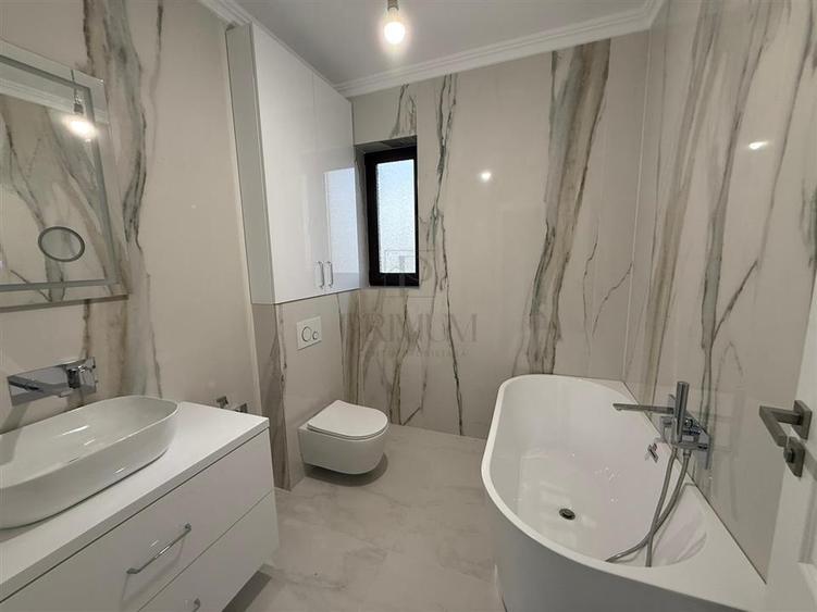 Casă individuală cu 5 camere cu Piscina în Moșnița Nouă