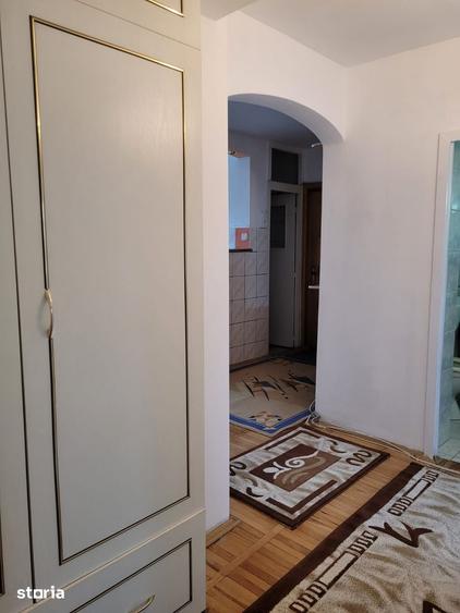 Apartament cu 3 camere decomandat în Exterior Vest
