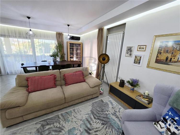 Casă individuală cu 5 camere cu Teren 900 Mp în Dumbrăvița