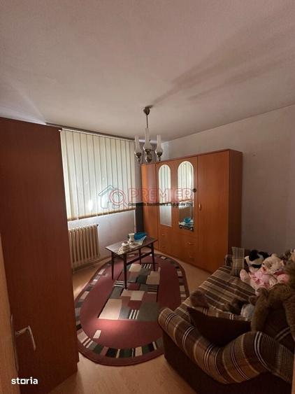Apartament cu 3 camere decomandat în Jilava
