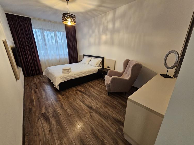 Apartament cu 2 camere decomandat în Tractorul