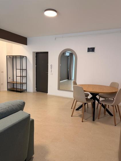 Apartament cu 2 camere semidecomandat în Central