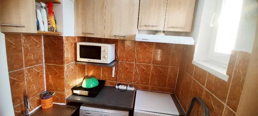 Apartament cu 2 camere semidecomandat în P-ța Doina