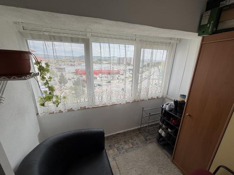 Apartament cu 4 camere decomandat, mobilat în Cetate