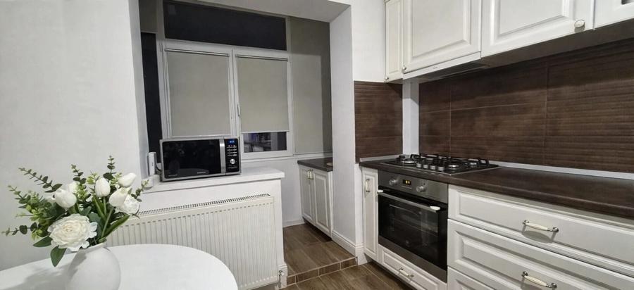 Apartament cu 3 camere decomandat în Dristor