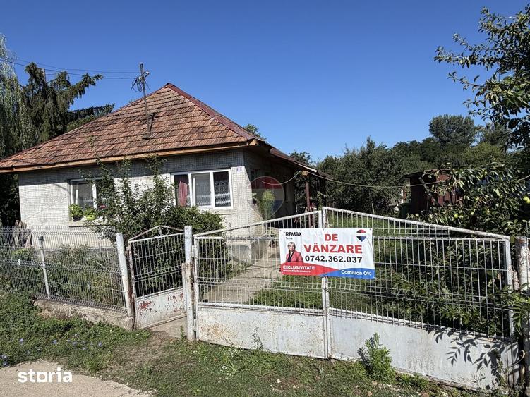 Casă cu 2 camere cu Teren 1500 Mp în Bârgău