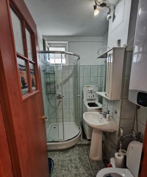 Apartament cu 2 camere semidecomandat, mobilat în Tineretului