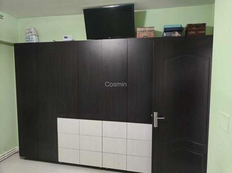 Proprietar vand apartament 2 camere zona Capitol.